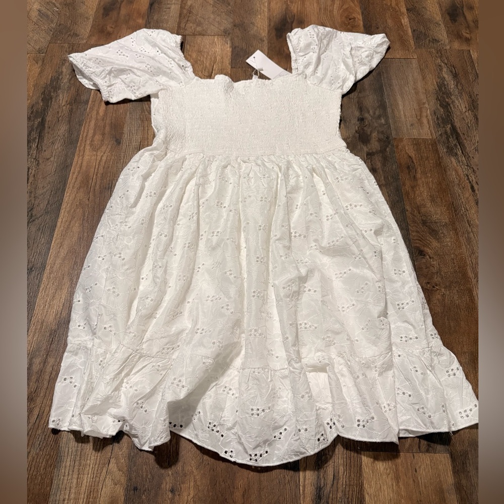 Chic White Eyelet Women's Dress - Picture 3 of 3